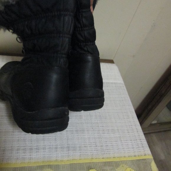Women's Totes  WINTER Boot Sz. 9 - Picture 4 of 5